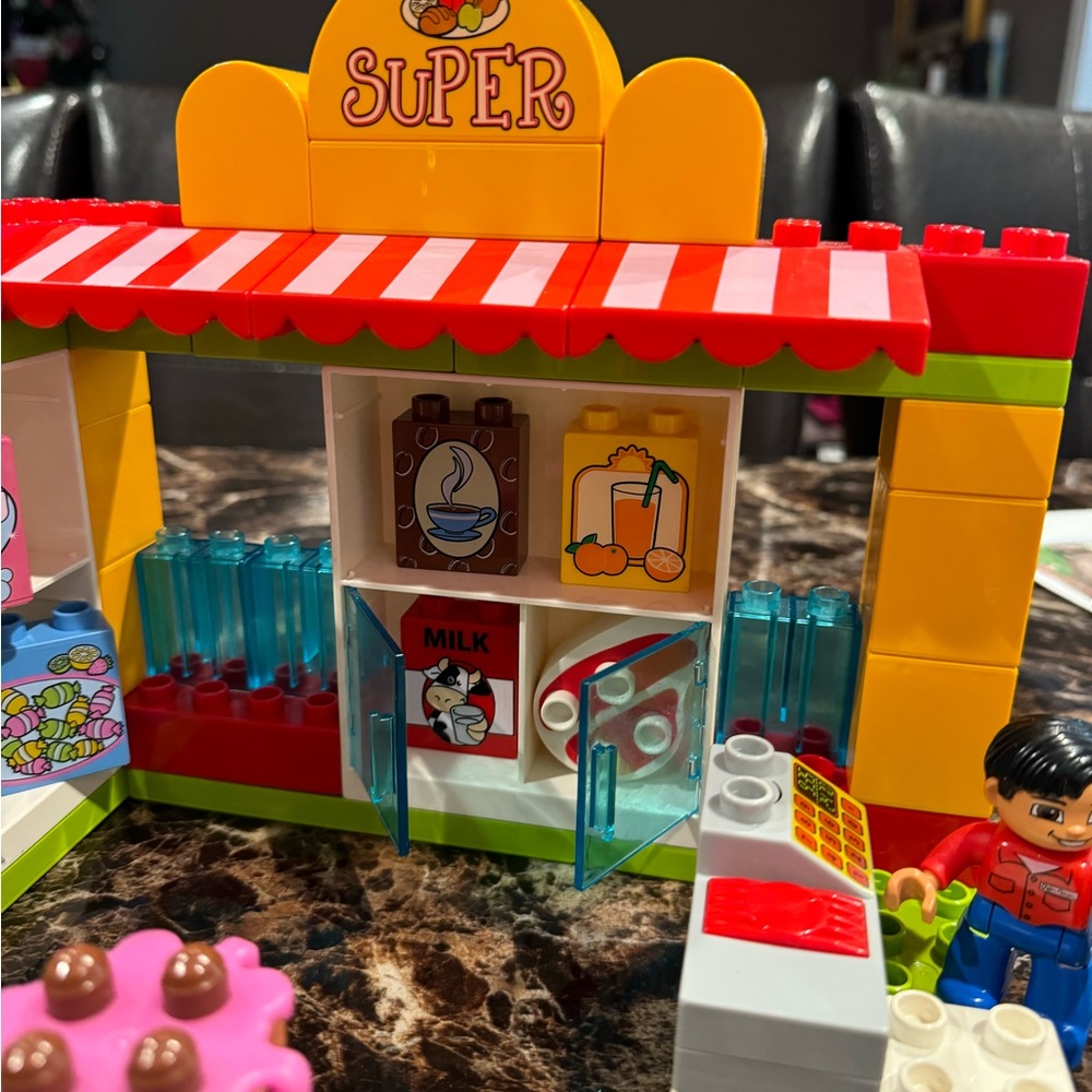 Lego Duplo 63 PC Supermarket #5604 - Picture 5 of 16